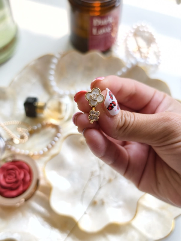 Clover Bloom Ring
