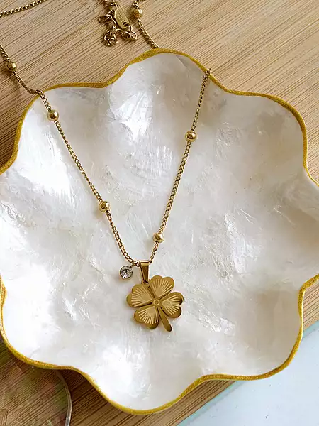 Clover Necklace Anti Tarnish Gold Clover Pendant Necklace