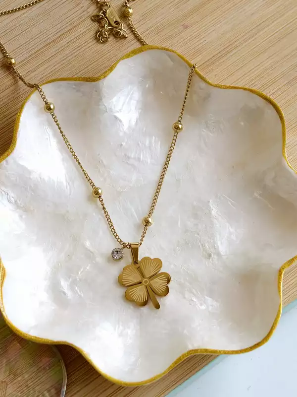 Clover Necklace Anti Tarnish Gold Clover Pendant Necklace